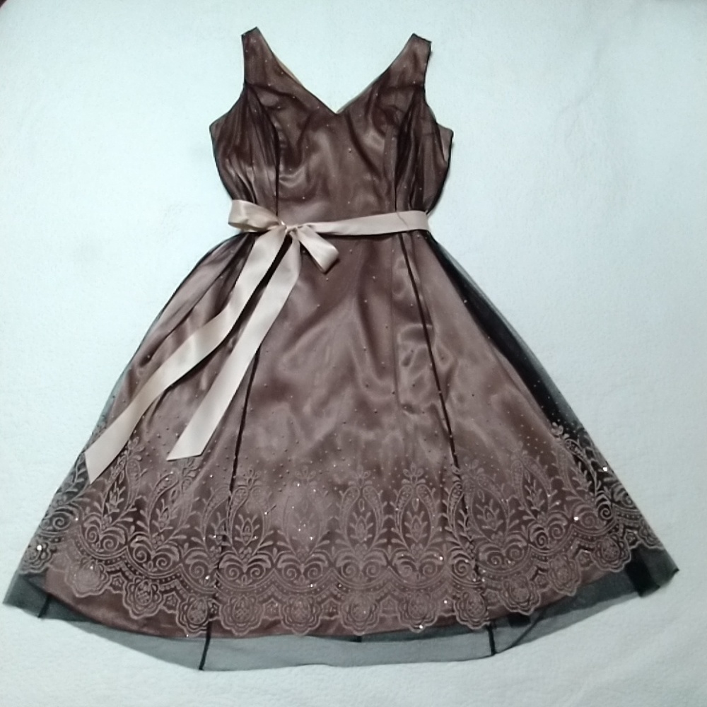 Adrianna Papell Midi Dress